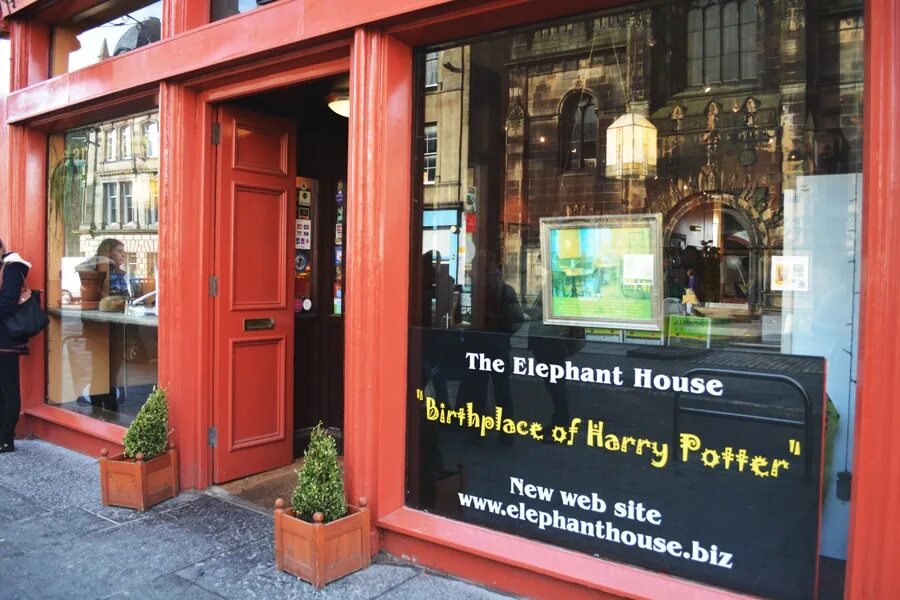 Elephant house. Кафе в Эдинбурге Роулинг. Кафе Элефант в Эдинбурге.