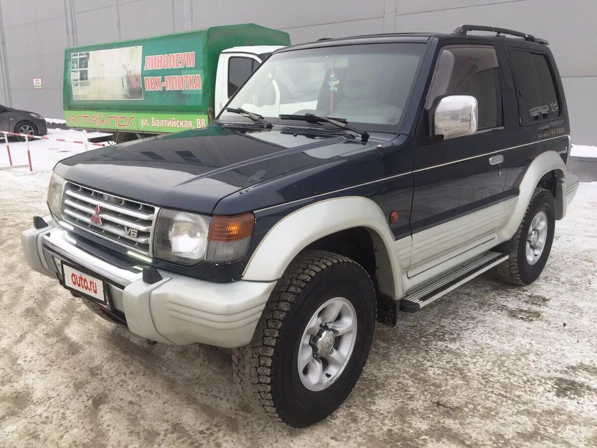 Mitsubishi pajero 3 бензин. 1993 Mitsubishi Pajero II. Mitsubishi Pajero 1993. Мицубиси Паджеро 1993. Митсубиси Паджеро 2 1993.