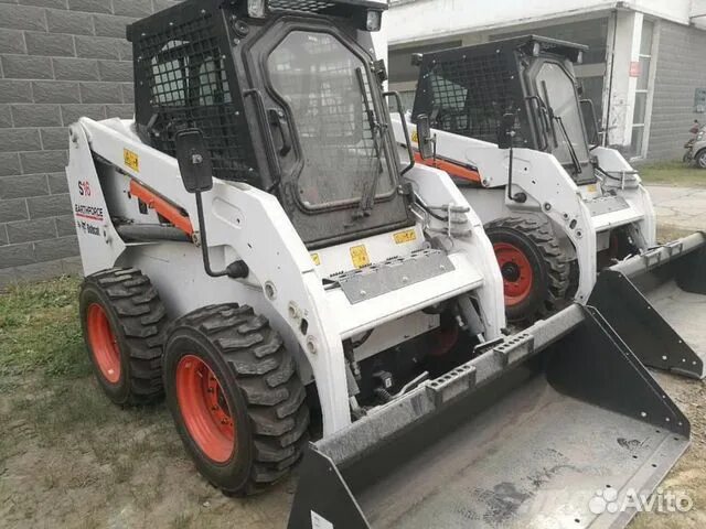 Bobcat earthforce s18. Bobcat s18 Earthforce. Мини-погрузчик Bobcat Earthforce s16 глушитель. Bobcat Earthforce s18 габариты. Стекло двери Bobcat s570.