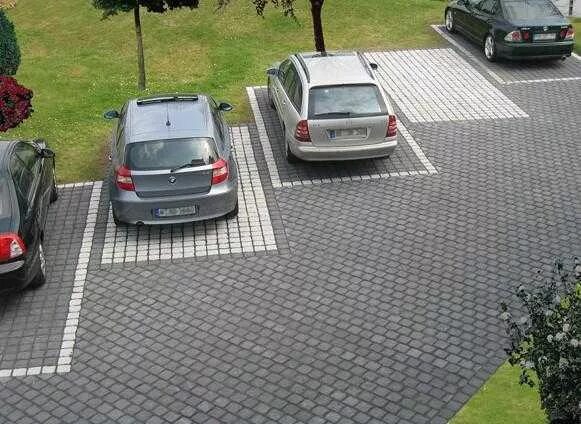 Тротуарная плитка эклипс. Тротуарная плитка для парковок. Укладка тротуарной плитки для автомобиля. Тротуарная плитка для парковок. Плитка тротуарная крупноформатная мегаполис 600х300х80 мм серая цемсис.