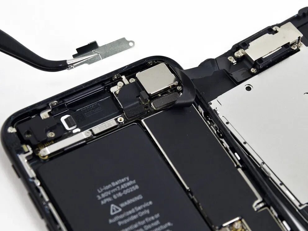 Как снять экран айфон 7. Iphone 8 plus без дисплея. айфон 7 плюс без дисплея. iphone 7 battery. iphone 7 plus разобранный.