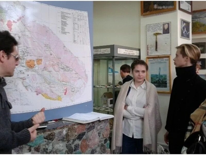 Управление образования апатиты. Ддт им академика ферсмана. Кружок танцев. Школа 15 апатиты учителя. Детская школа искусств апатиты.