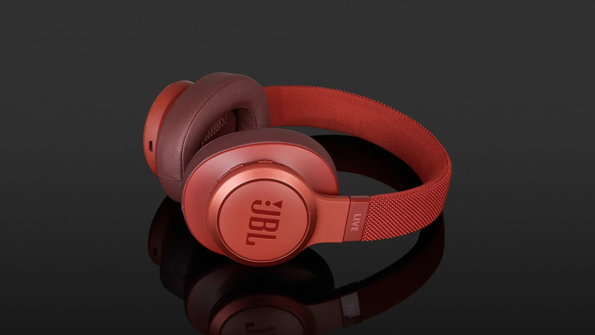 Купить наушники jbl live. Наушники JBL Live 500bt кнопки. Наушники live500btred JBL. Наушники JBL 520bt. АЧХ JBL Live 500bt.