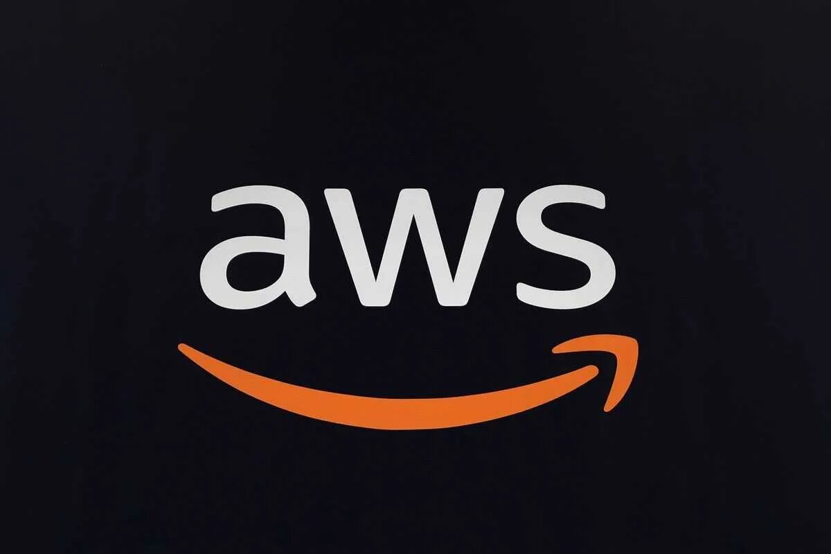 AWS Amazon. Amazon web services. Amazon старый логотип. Amazon перевод