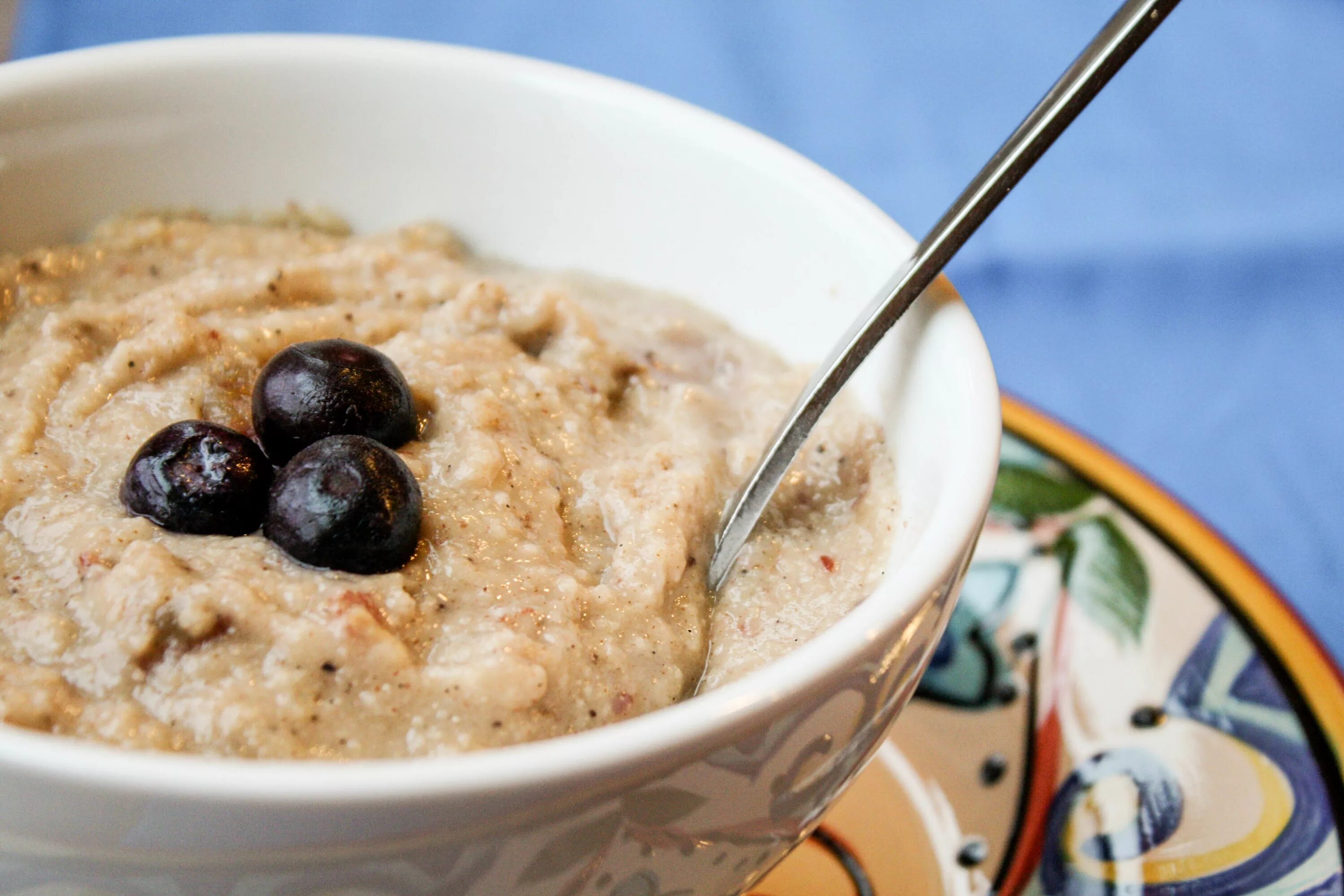 Маленький кашка. Porridge Шотландия. Поридж каша. Соевый поридж. Поридж Калсен.