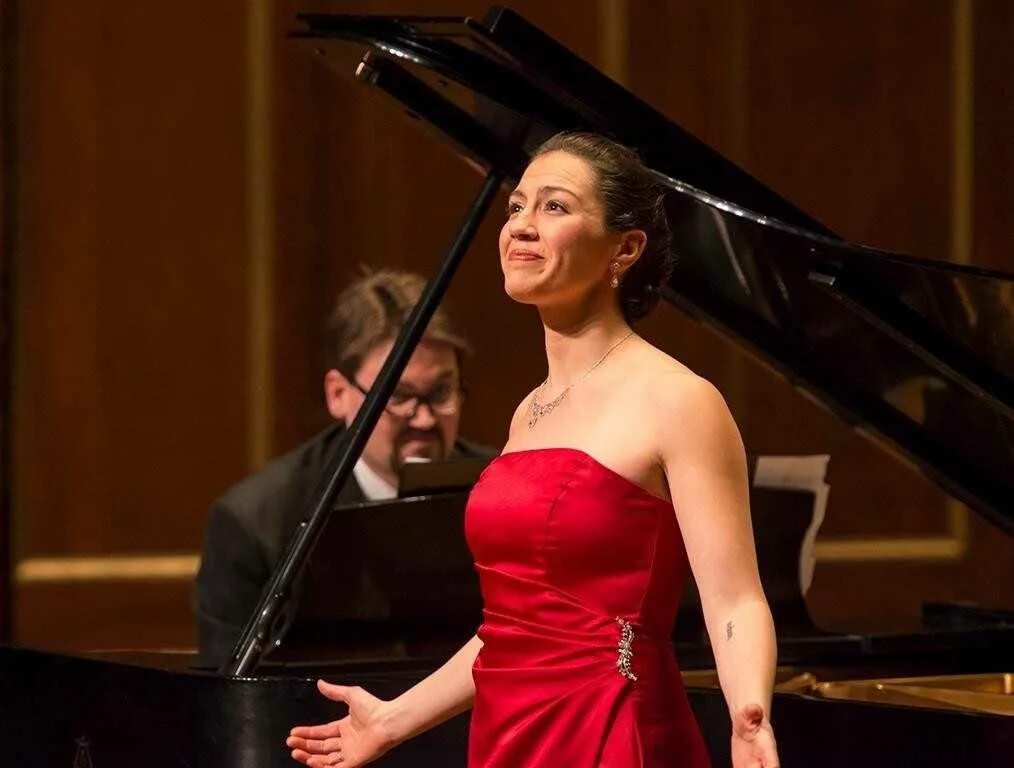 Начинающие сопрано. Группа soprano турецкого. Сопрано меццо сопрано. Начинающие сопрано. Меццо сопрано и контральто.