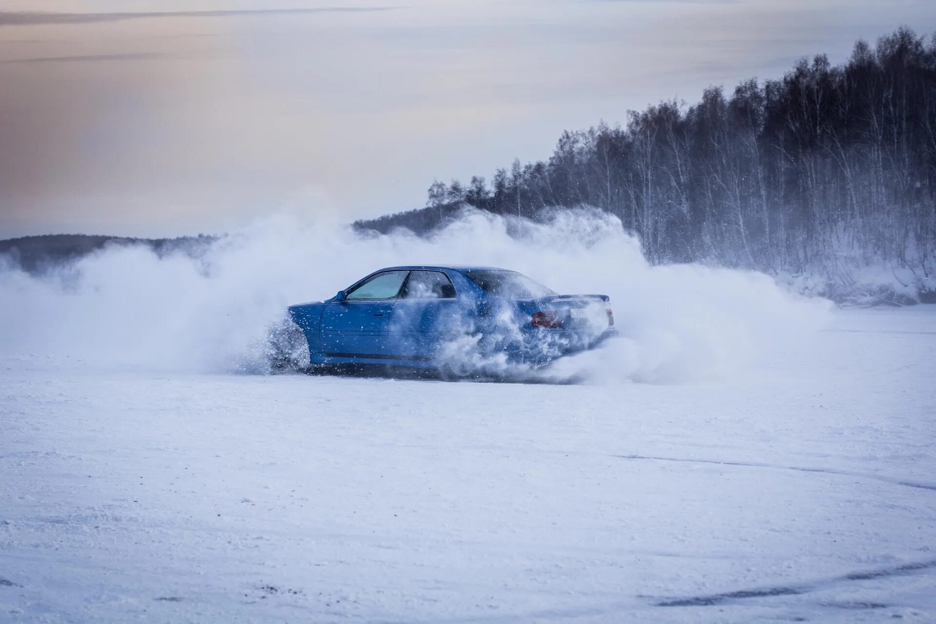 Drifting snow. Дрифт зимний дрифт БМВ. Дрифт по снегу. Снежный дрифт. Машина дрифт в снегу.