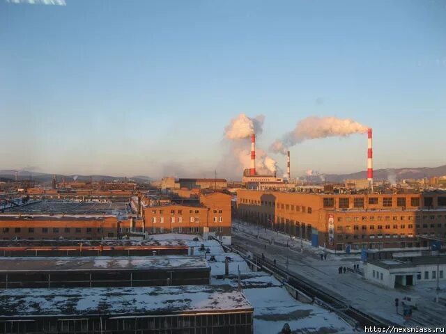 Какой завод на урале построен первым. Завод Урал Миасс. Завод УРАЛАЗ Миасс. Автозавод Урал Миасс. Завод Урал Соликамск.