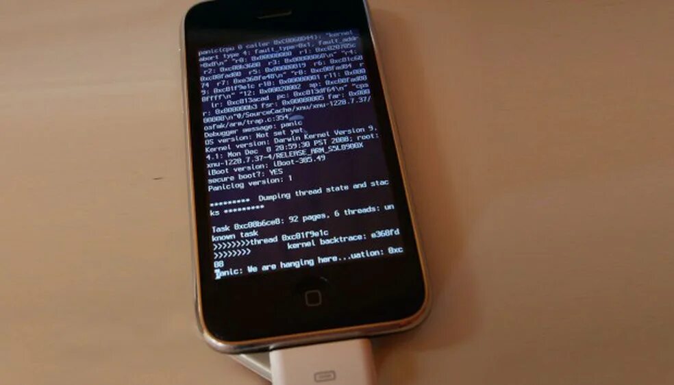 Iphone virus. Вирус на айфоне. Вредоносное по на айфонах. Как понять что на айфоне вирус. Вирус айфон заблокирован.