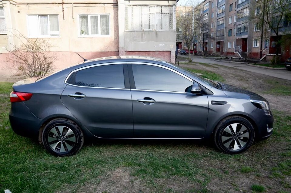 Kia Rio 3 диски р16 графит. Серая Kia Rio литье r16. Литье Kia Rio 16. Kia Rio 3 r15.