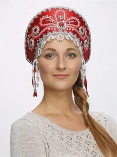 Женский народный костюм головной убор