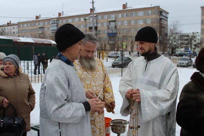 Зауральский Еманжелинский район. Еманжелинск поселок Зауральский. Еманжелинский район поселок Красногорский храм Покрова. Поселок Зауральский Челябинская область.