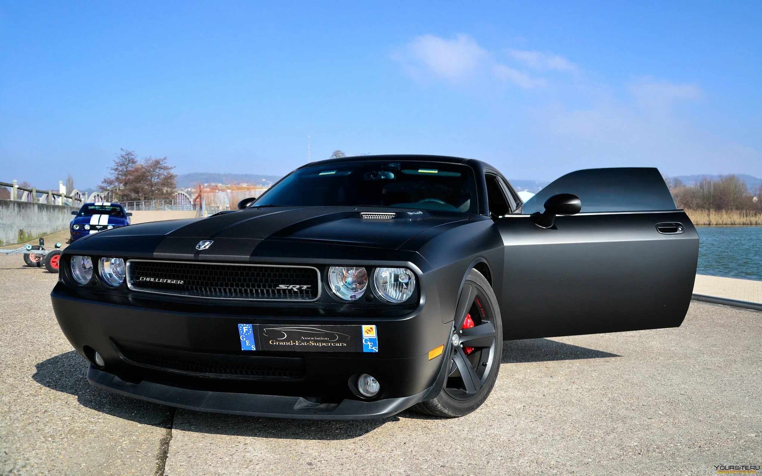 Сколько стоит додж. Додж Челленджер 2000. Додж Челленджер СРТ 8. Dodge Challenger srt8. Dodge Challenger srt 2000.