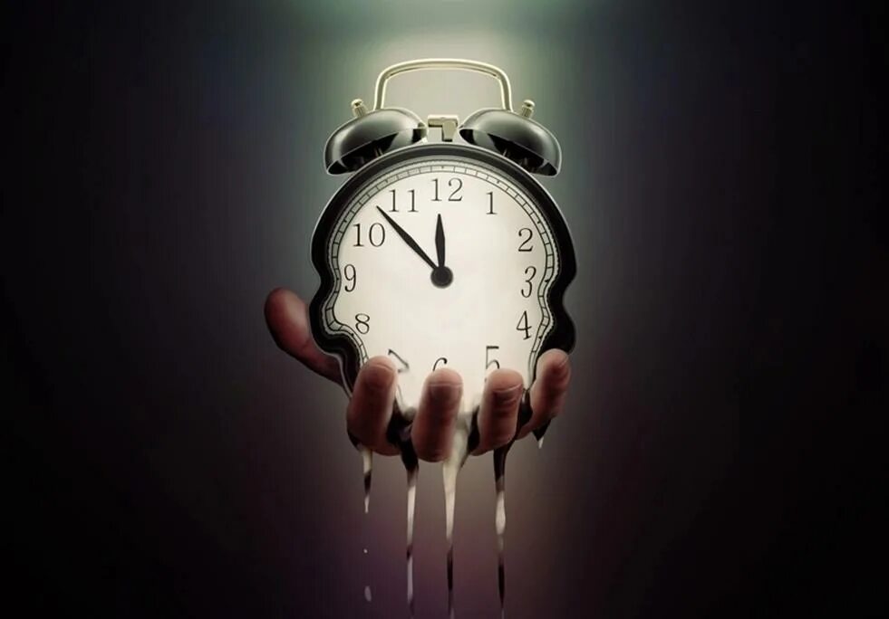 Время выходить время возвращаться. А время уходит. Часы аватарка. Обои с часами. Пустая трата времени.