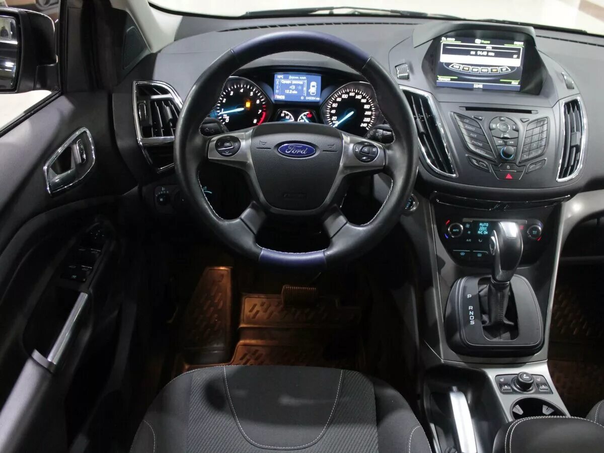 Салон куги. Ford Kuga 2 2014. Ford Kuga 2 2013. Ford Kuga 2.5. Ford Kuga 2,5 2011.