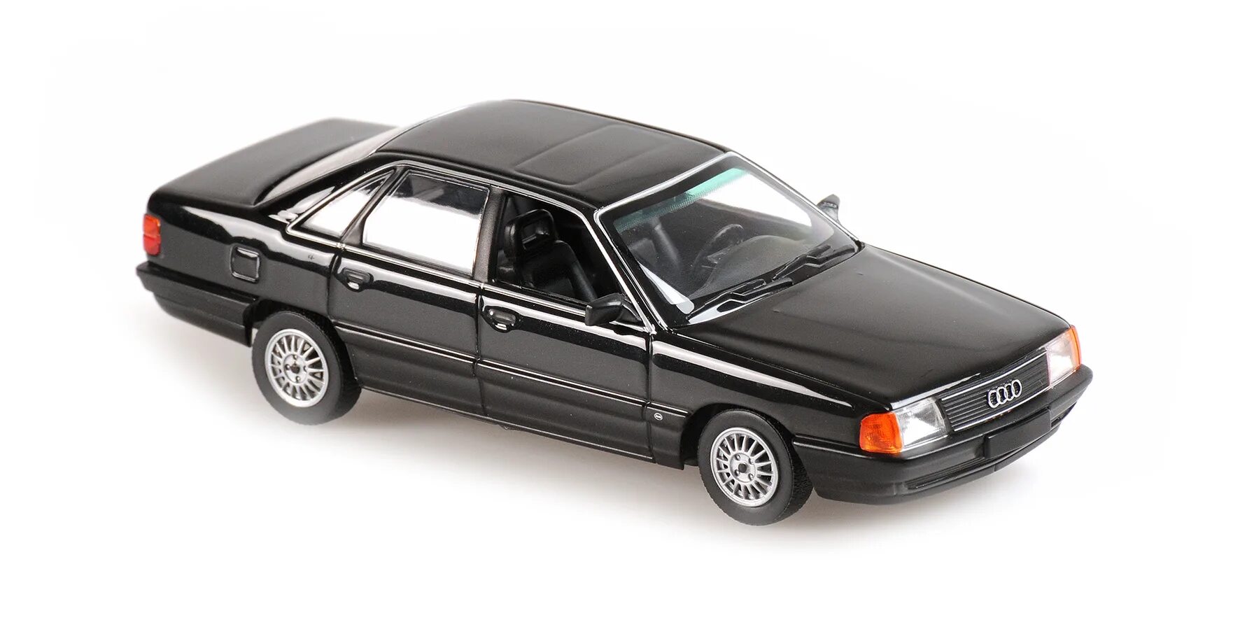 Модель ауди 100. Модель ауди 100. Audi 100 селедка. Ауди а100 schabak 1:87. Ауди 100 масштаб 1:64.
