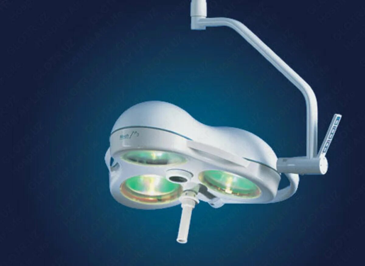 Лампа медицинская в операционную с 4мя лампами. Гирлянда cr2032. 15а. Лампа 3 м. 5 v 0.