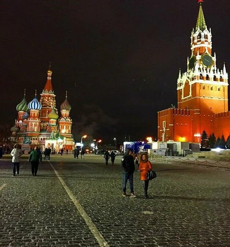 Покажи пожалуйста москву. Москва Кремль красная площадь. Ночной Кремль. Кремль вечером. Красная площадь ночью.