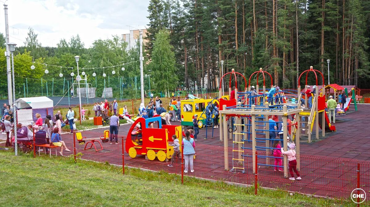 Парк кирово-чепецк. Ворота в парк. Парк «южный» в кирово-чепецке. Парк аттракционов кемерово комсомольский парк. Парк кирово-чепецк.