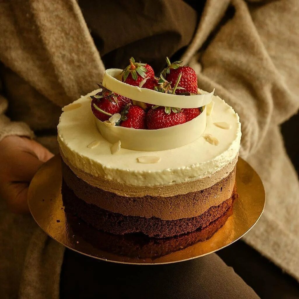 Три шоколада муссовый муссовый торт. Муссовый торт "три шоколада" с бейлизом. Где торт три шоколада. Где торт три шоколада. Чизкейк "три шоколада".