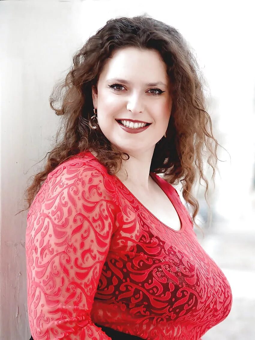 Пышные женщины познакомиться. Красивые толстые девушки. Нина потрапелюк 2019. Обычные полные женщины русские. Толстушки домашнее.