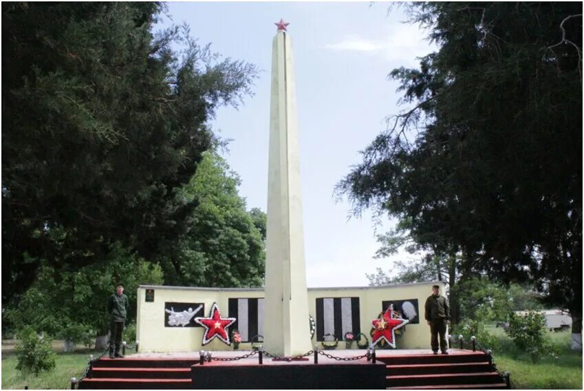 Станица новоалексеевская краснодарский край. Мемориал монумент Краснодарский край. Станица Новоалексеевская Краснодарский. Курганинский район ст Новоалексеевская. Памятники Великой Отечественной войны в Краснодарском крае.