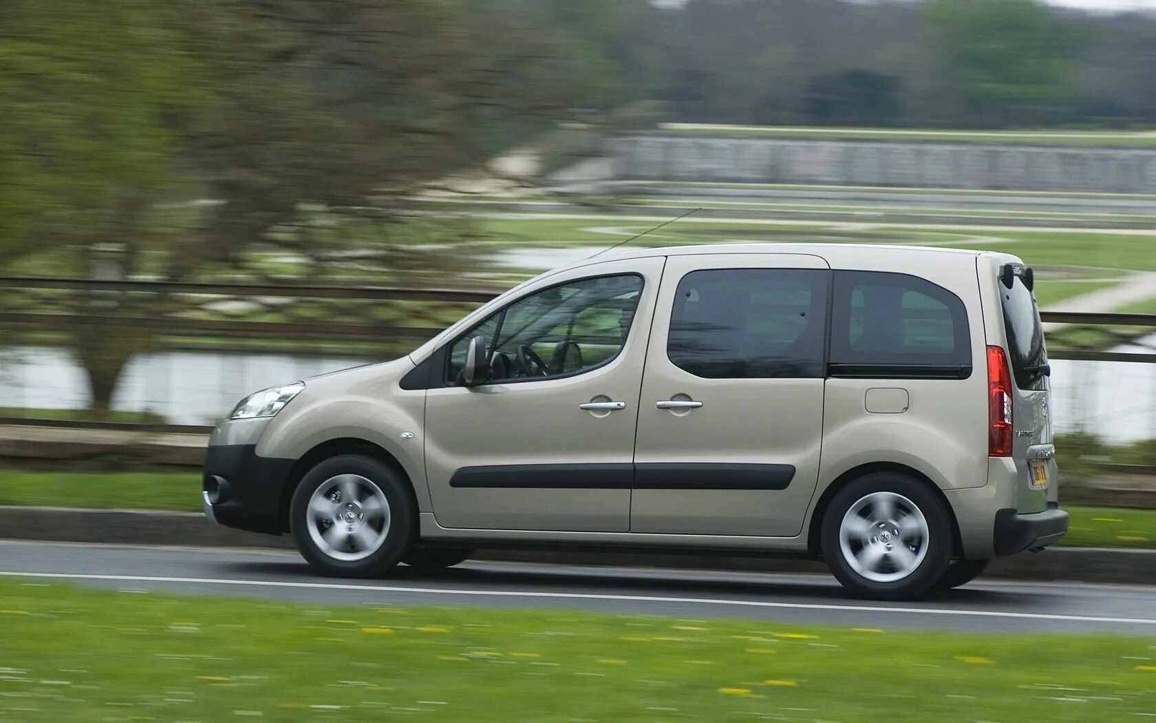 Peugeot partner 2023. Peugeot partner типи. Peugeot partner tepee 2008. Пежо партнер типи 2016. Пежо партнер типпи.