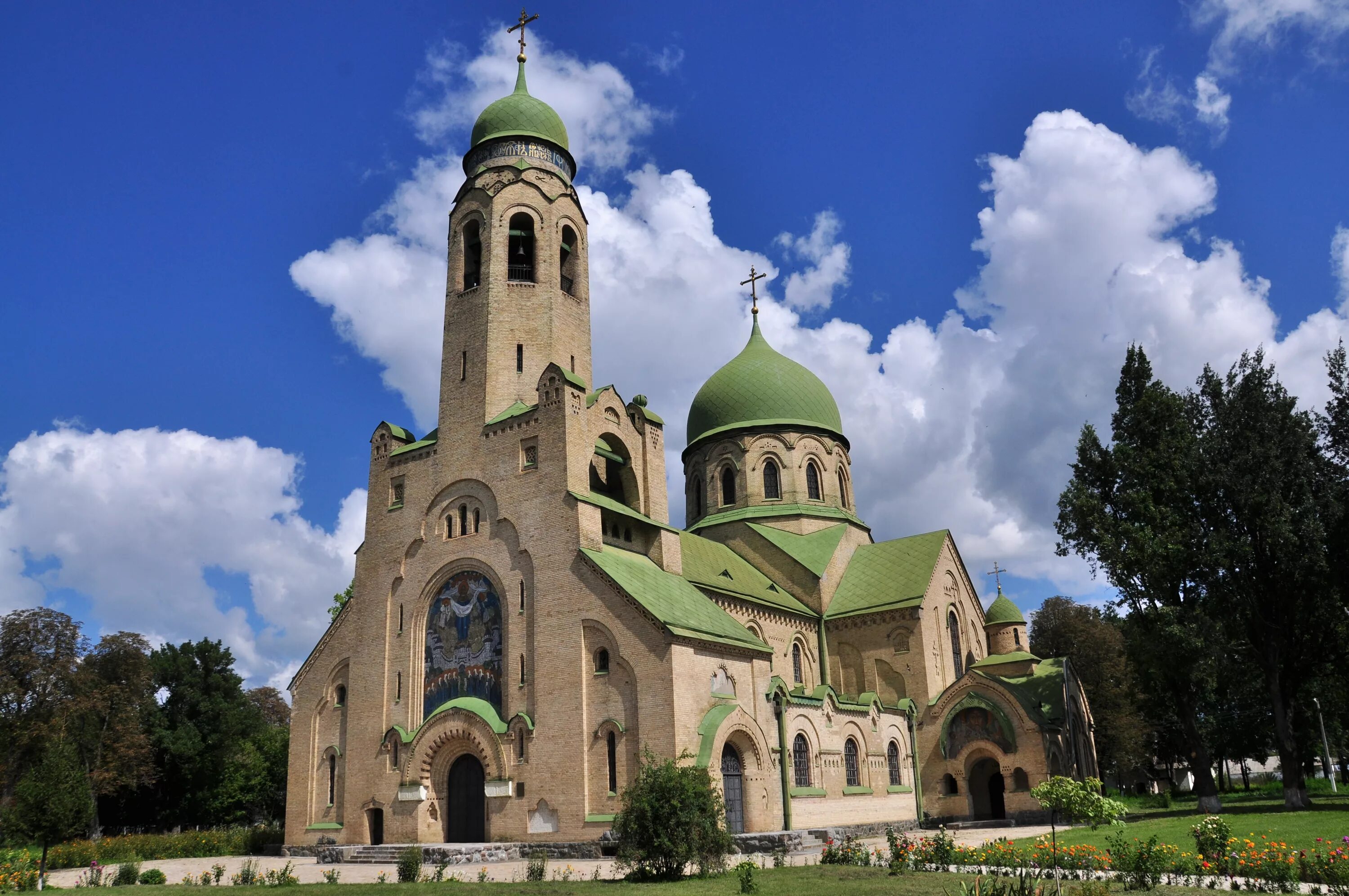 Храм Пархомовка Покровский. Храм Покрова Божьей матери(с.Пархомовка). Пархомовка Украина. Покровская Церковь Украина. Украина приходы