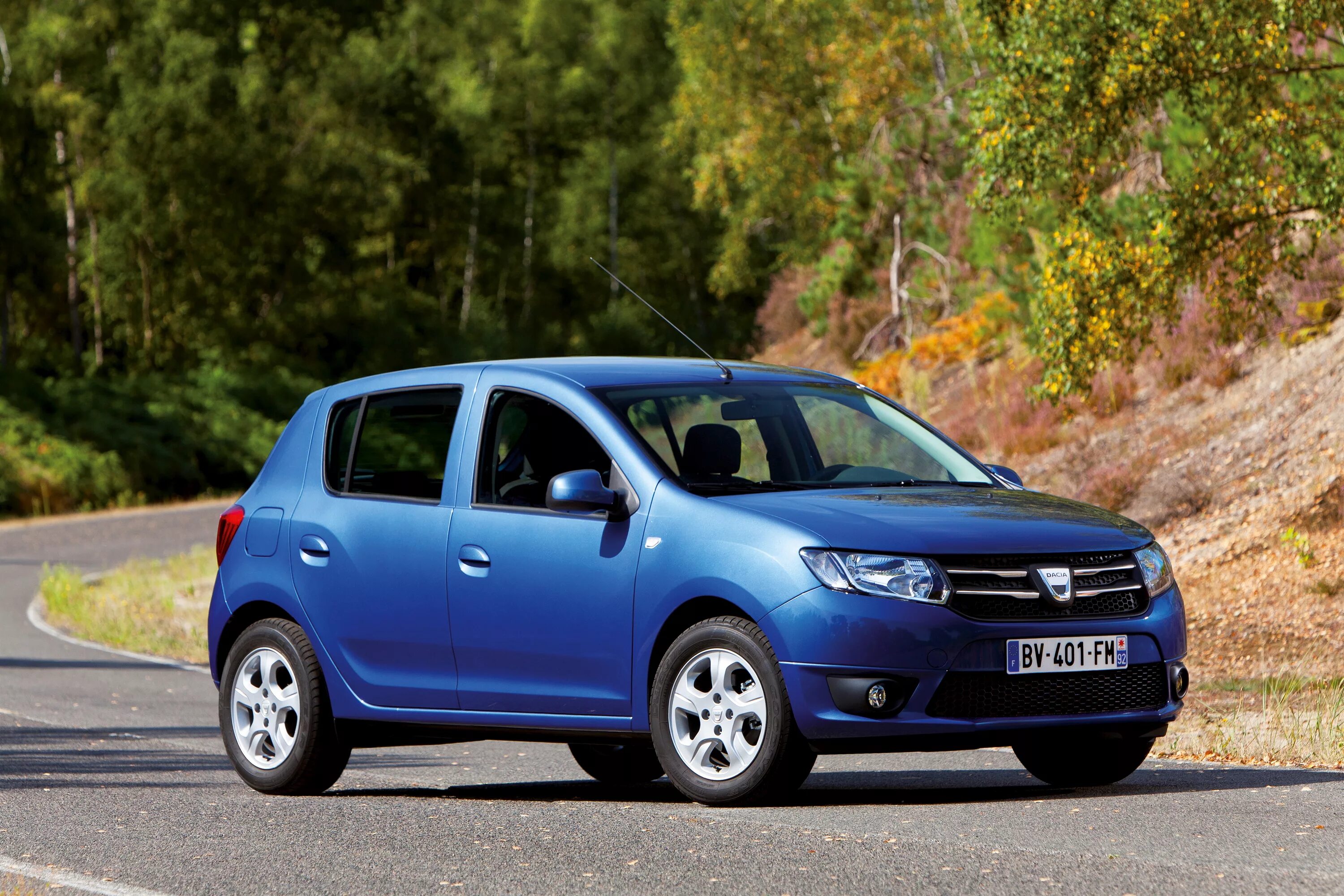 Сандеро хэтчбек. Dacia Сандеро. Renault Sandero 2013. Renault Sandero Dacia. Рено Логан Сандеро 2.