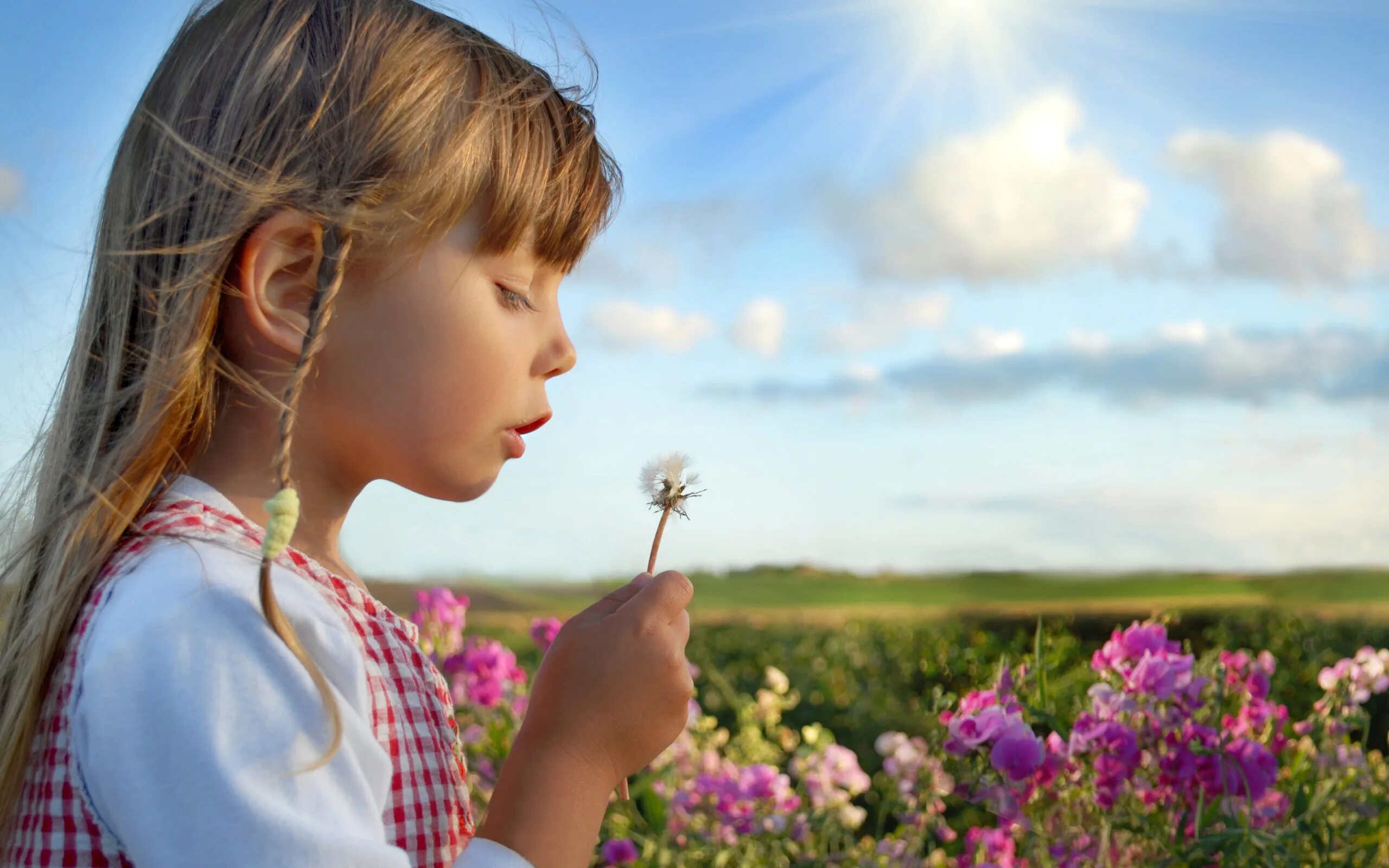 Child nature. Дети и природа. Человек и природа. Девочка лето. Лето дети природа.