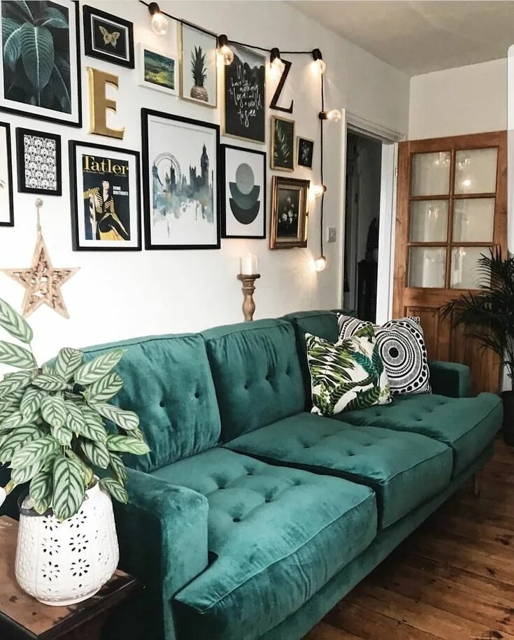 Классический стиль в интерьере Green velvet sofa, Green sofa, Green rooms
