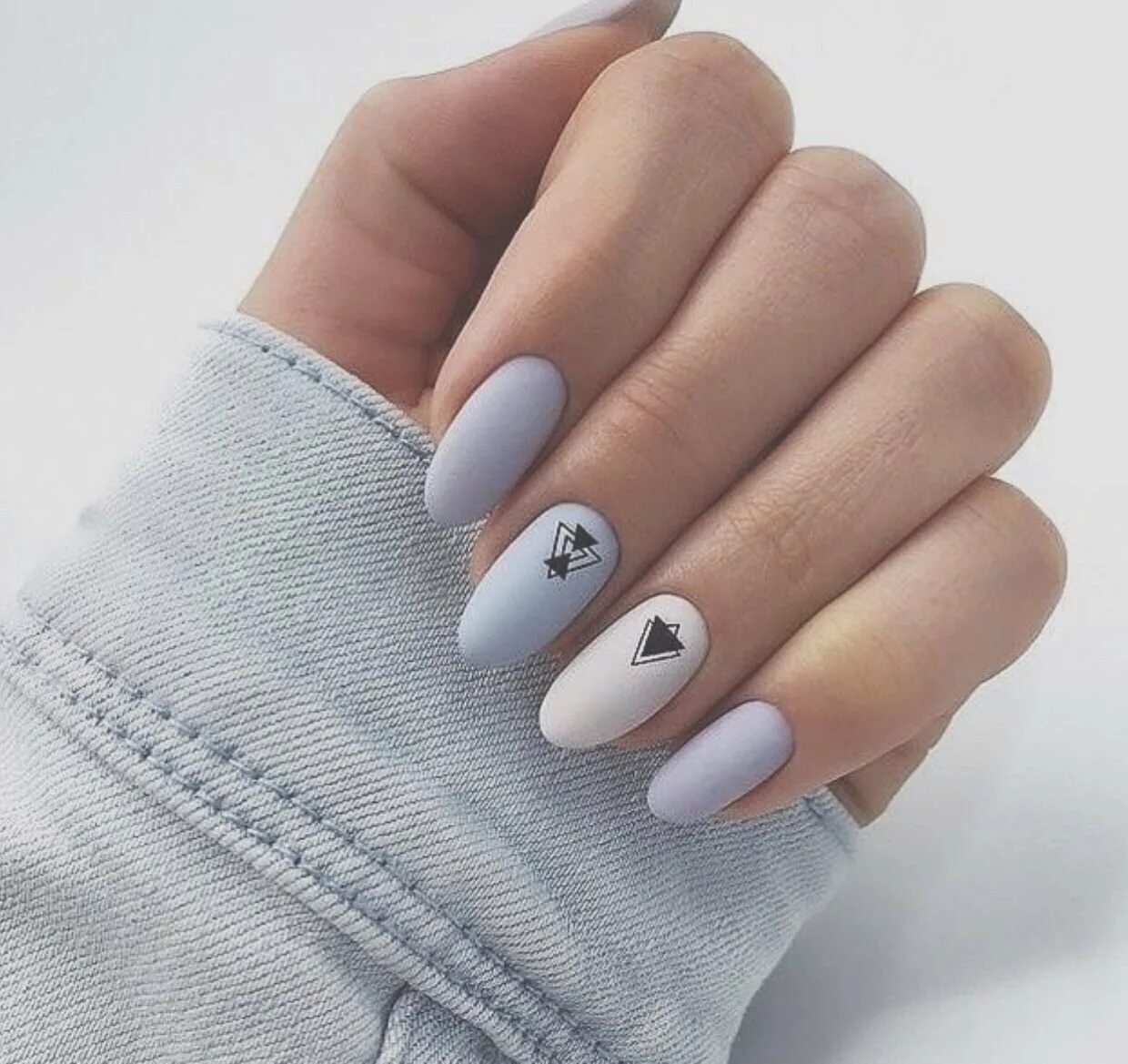 Маникюр на короткие ногти подростку. Ногти для подростков. Дизайн ногтей девочке 13. Красивый маникюр для подростков. Красивый школьный маникюр.