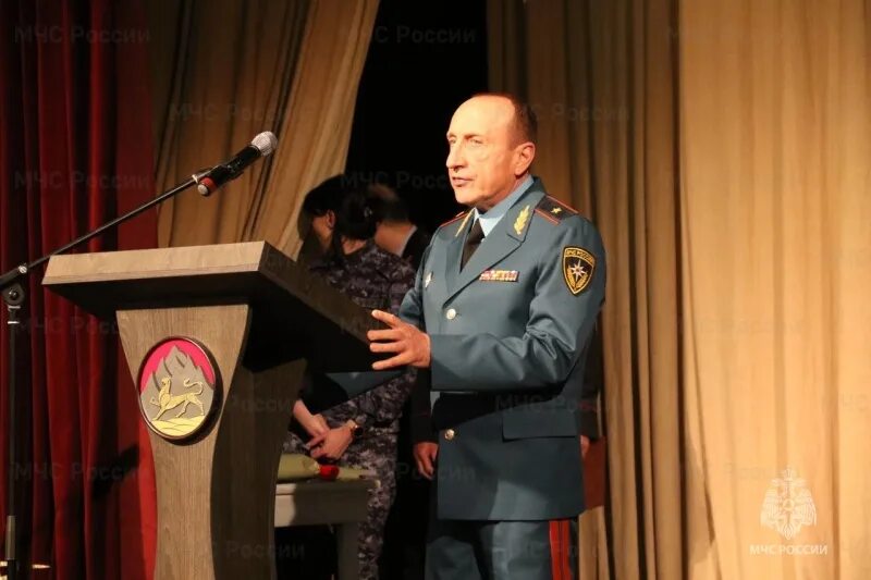 Генералы выступают. Генералы выступают