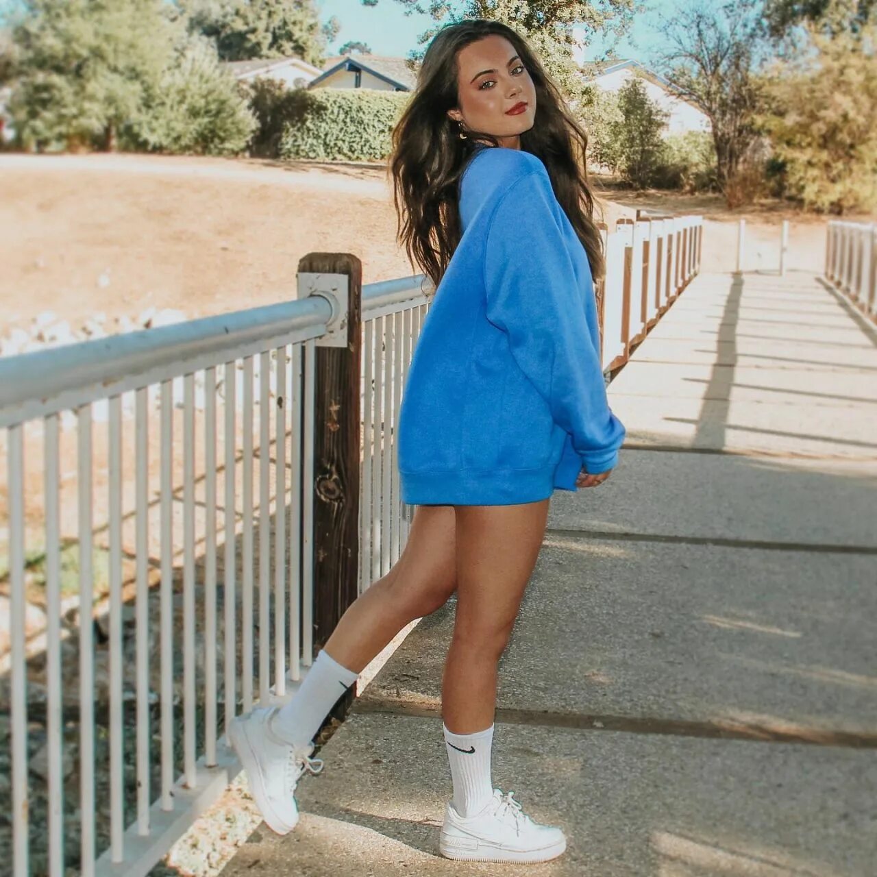Ava list. Ava allan 2013. ava suslon певица. ава аллан ноги. ava14101.