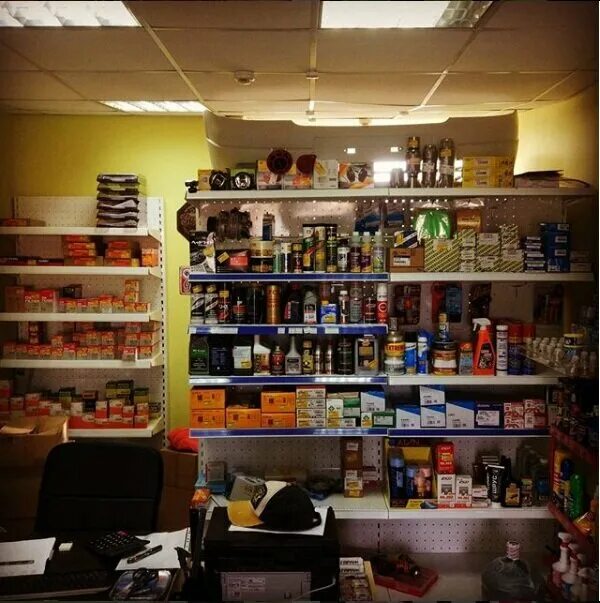 магазин автозапчастей из гаража. магазин из гаража. гараж пенза революционная. продуктовый магазин в гараже частного дома. магазин из гаража.