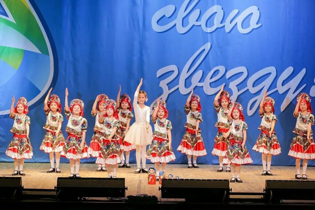 красивые танцы в школьный концерт. танцы в апрелевке. дансити апрелевка. танцы в апрелевке дансити. танцы в апрелевке дансити.