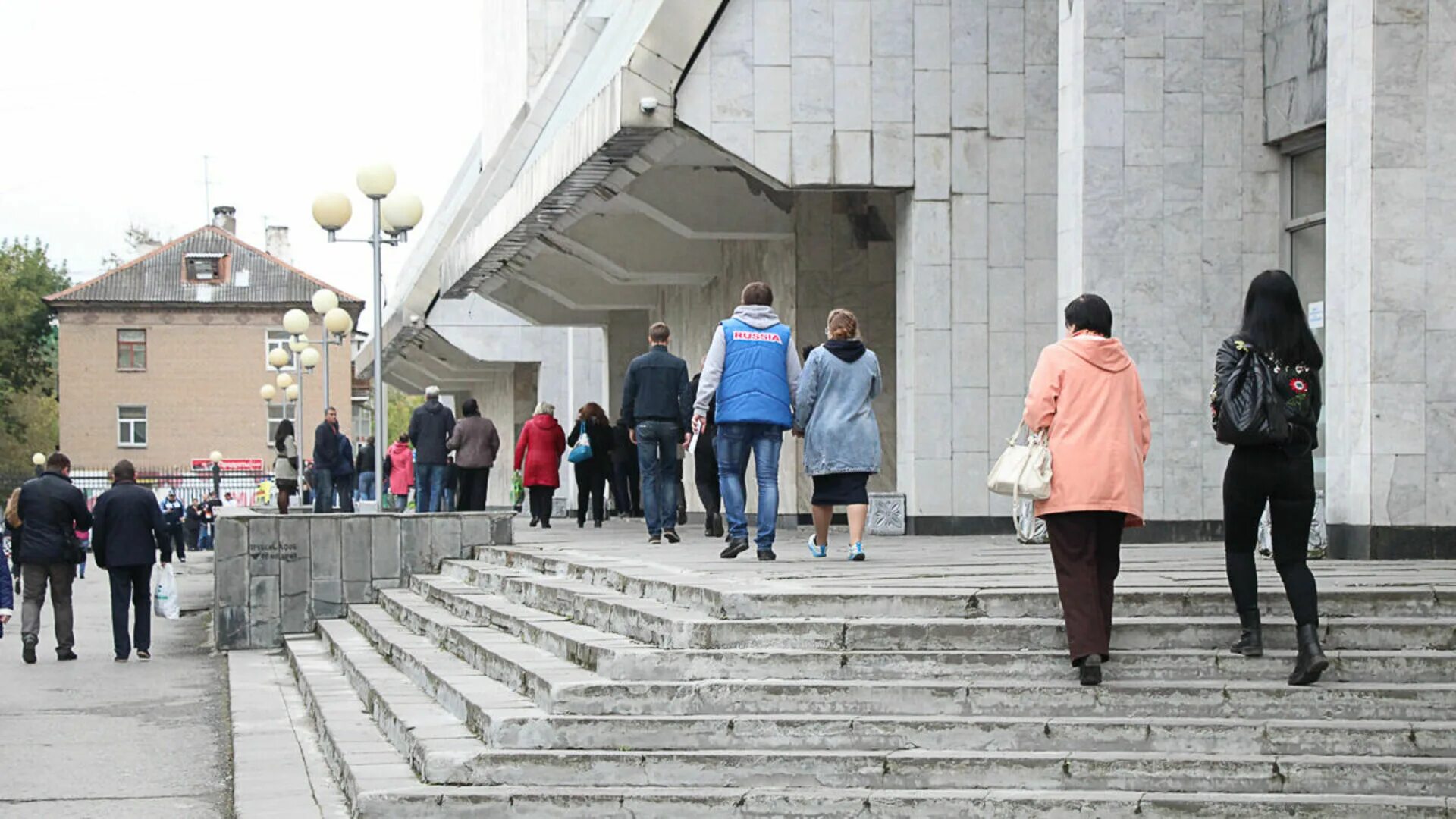 Жители Перми. Население Перми. Городское население Перми. Жители Перми фото. Население перми 2024 год