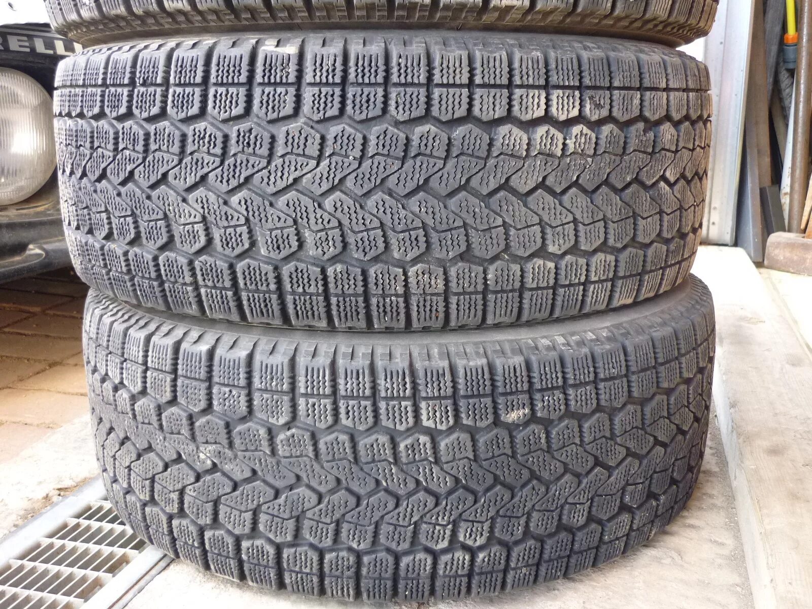 Yokohama Ice Guard липучка r15. Зима липучка Йокогама Ice Guard 700. Yokohama Ice Guard 215/65 r16. Екахама 215/65r16 зима комплект.