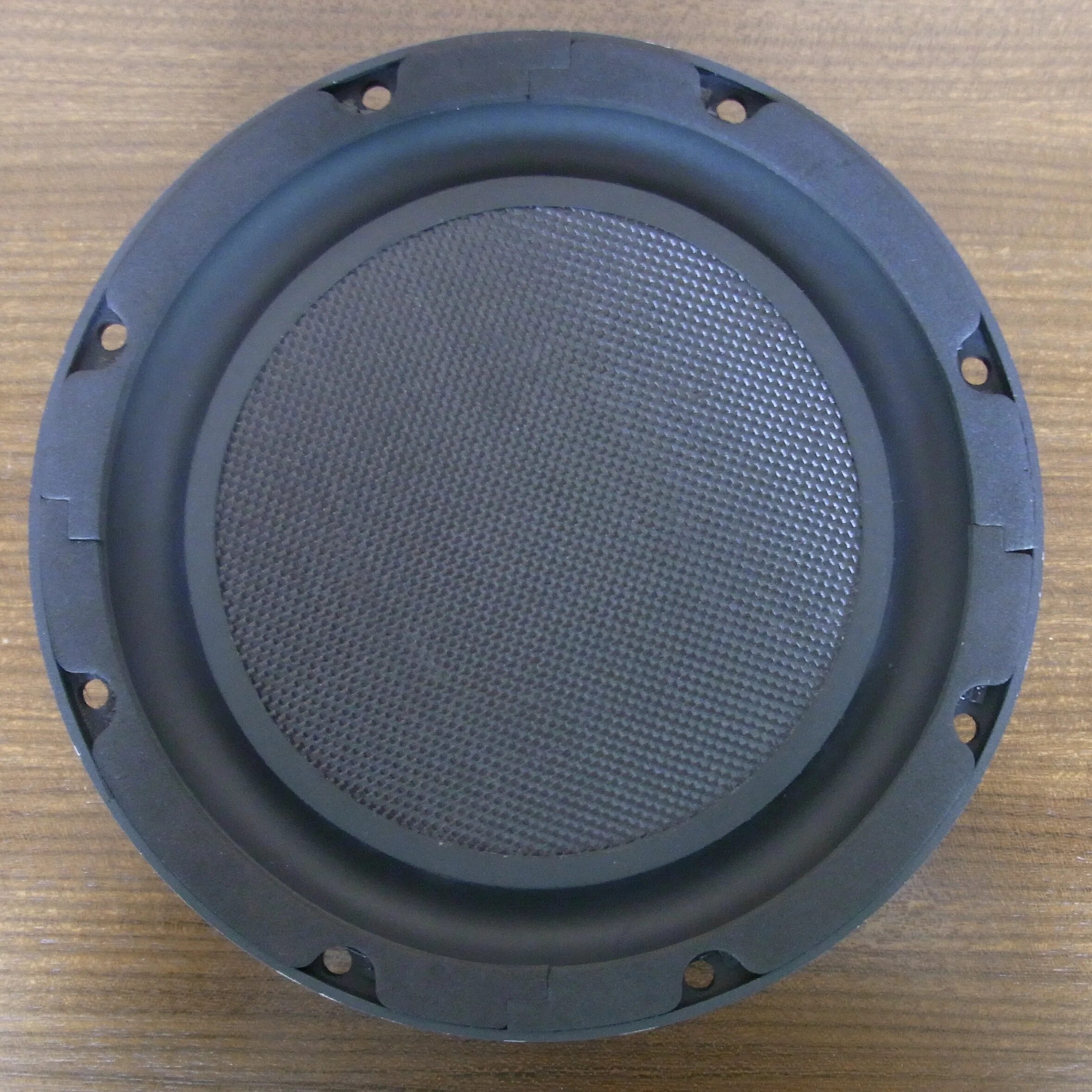 Flat speaker