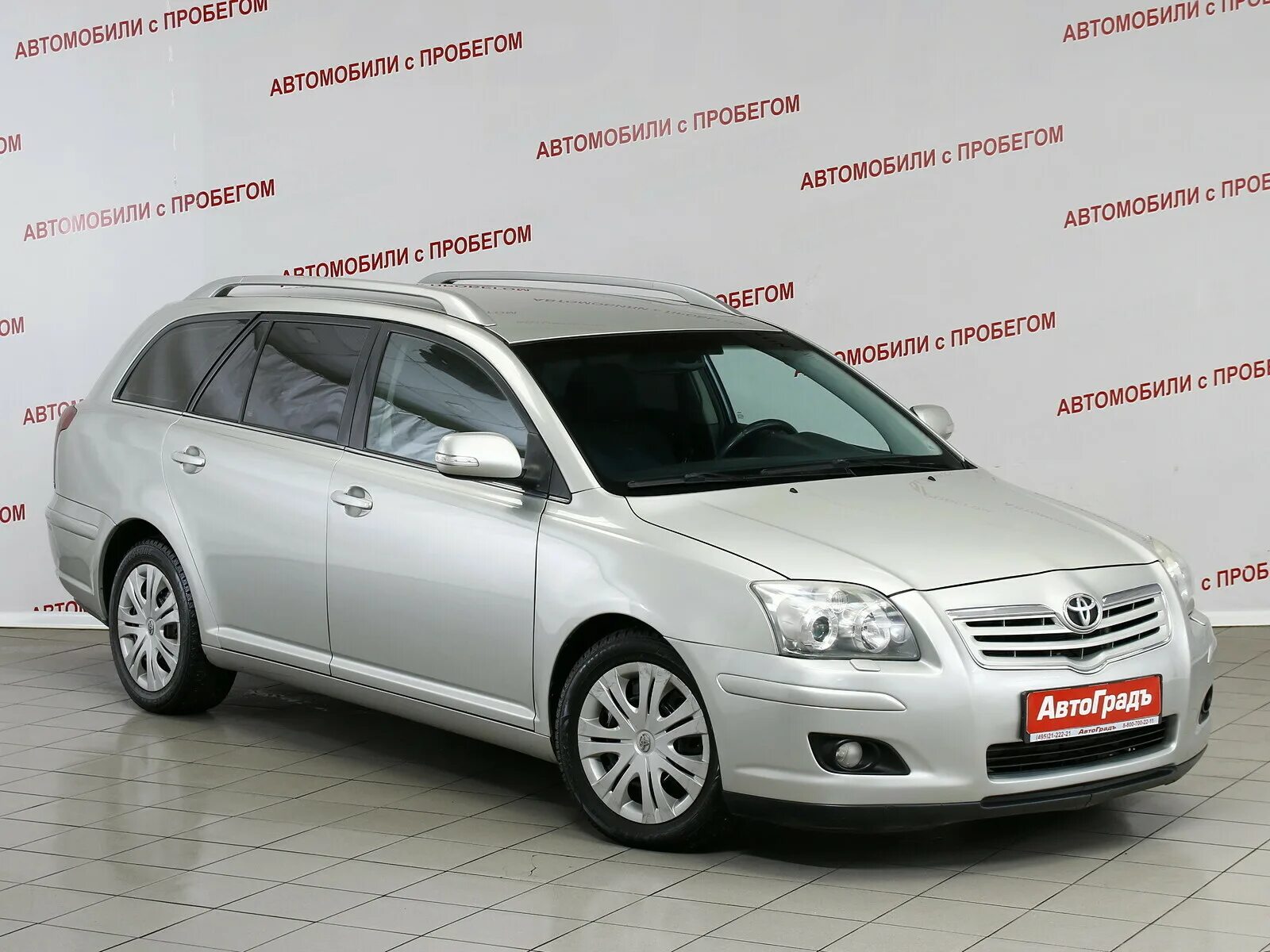 Автомобили с пробегом в свердловской области. Авенсис универсал 2000. Toyota Avensis 2000 универсал. Авенсис универсал белый 2009 года. Тойота Авенсис универсал 2008 салон.