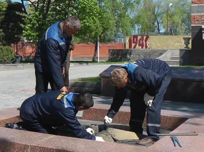 Газораспределение черкесск. Вечный огонь КЧР. Вечный огонь Черкесск. Вечный огонь Нальчик.