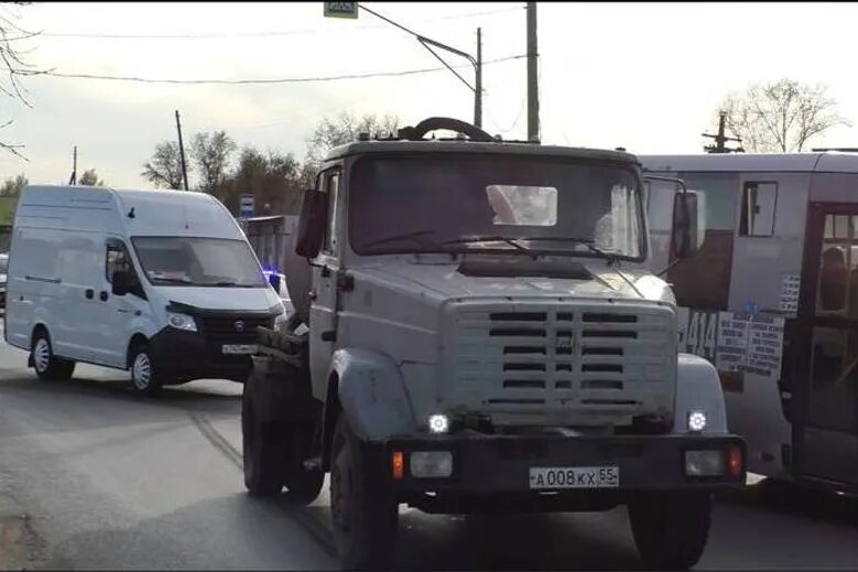 Омск 14 октября. ЗИЛ Омск. Водитель ЗИЛА. Новый ЗИЛ.