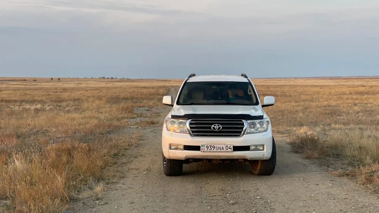 Крузак Барханы. Дербенте вечером машина пути рулём Дербенте Toyota Land Cruiser LC 200 джип. Ленд Крузер исполнение на импорт в Саудовской Аравии. Ленд Крузер фото Казахстан ВКО. Ленд крузер казахстан купить