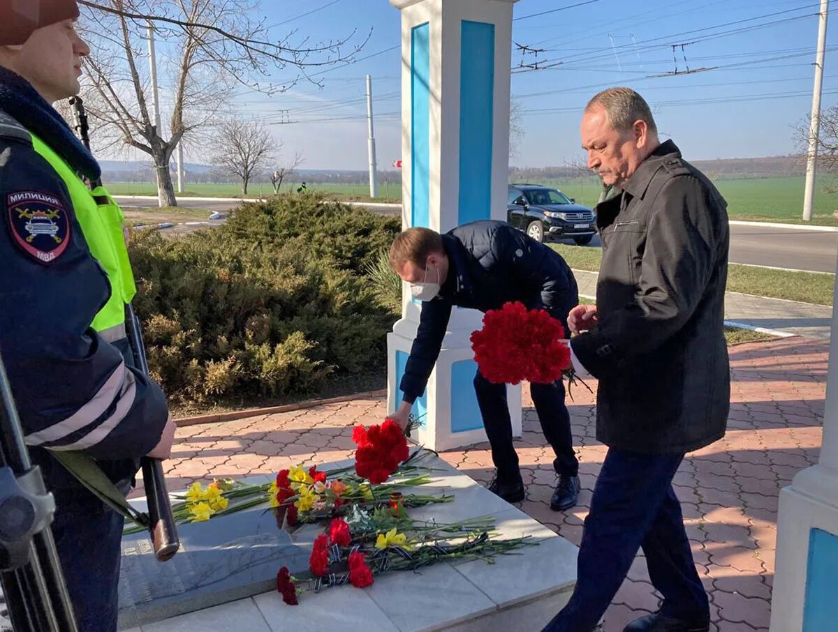 Латская трагедия памятник. Шахтинск 5 октября 1992 трагедия. Бендерская трагедия 2022. Бендерская трагедия. Трагедия 5 октября 1992 года в магнтошахтенской области.