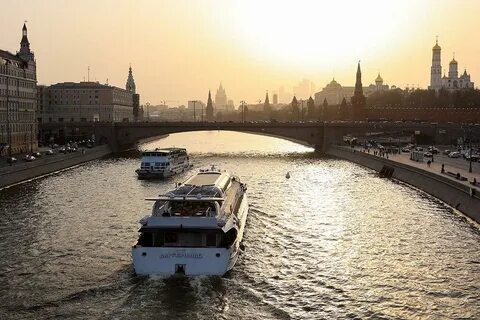 Москва река работает