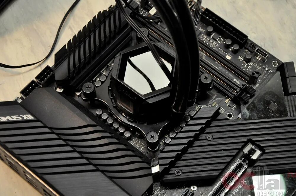Asus lc 240. Asus tuf lc 240 rgb. водяное охлаждение asus tuf gaming. asus rogstrixlc240rgb. asus tuf gaming rgb picture.