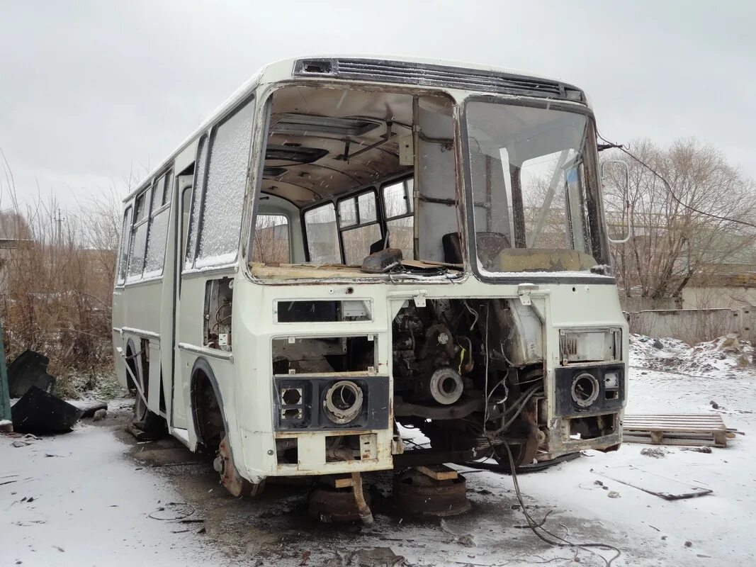 Разбираю паз. Паз 3205 томская область. паз томск вс 452 70. разобранный пазик. паз разобранный.