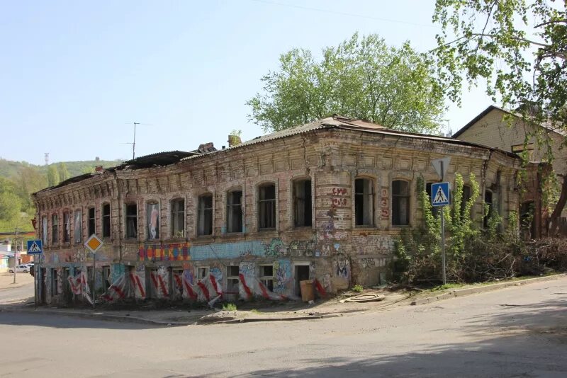 Саратов заброшенный дом Ленинская. Заброшенные здания в Саратове и Саратовской области. Заброшенные здания Вольская Саратов. Заброшенные здания в Балакове Саратовская область.