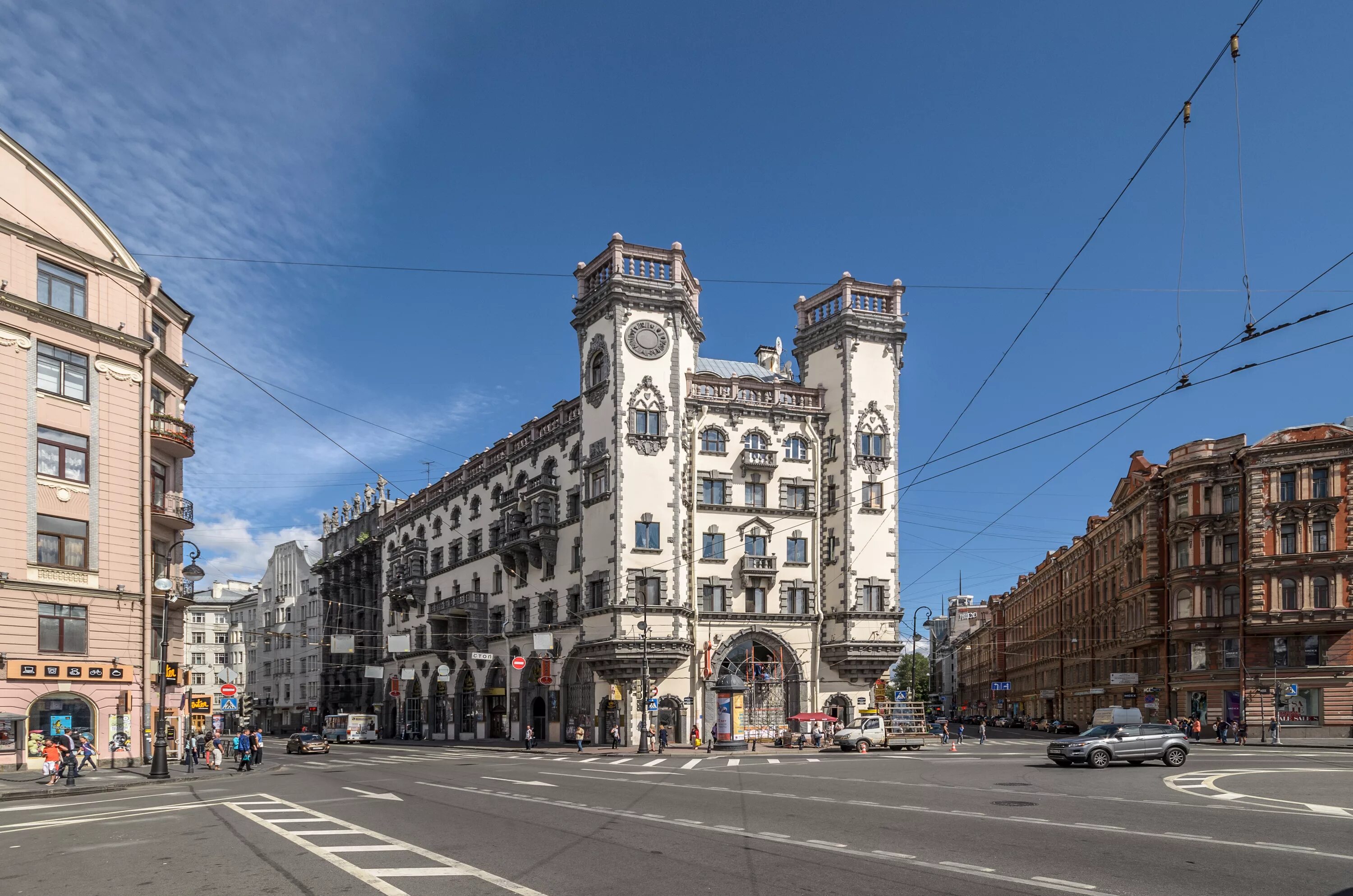 Доходный дом Розенштейна в Санкт-Петербурге. Петроградская площадь Льва Толстого. Площадь Льва Толстого Санкт-Петербург. Дом с башнями - доходный дом Розенштейна.