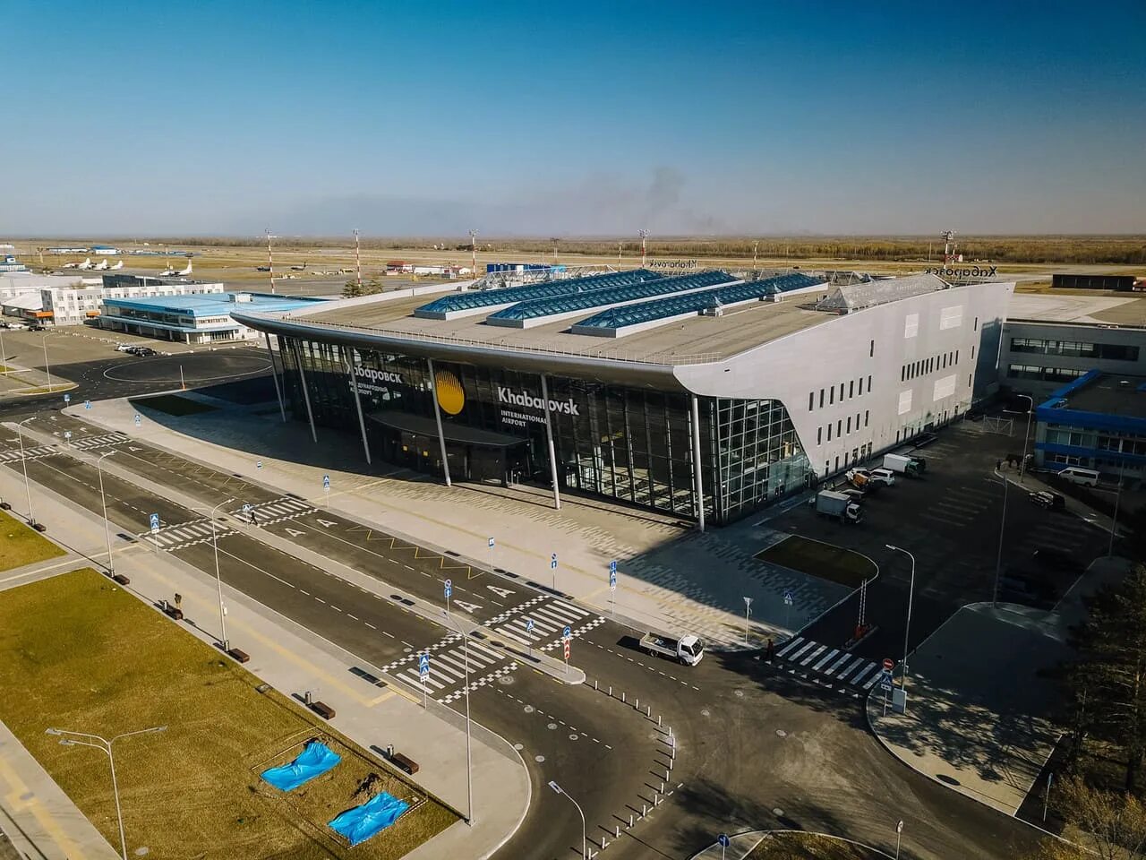 Аэропорт хабаровска международный терминал. Международный аэропорт хабаровск. аэропорт хабаровск новый. международный терминал хабаровского аэропорта.